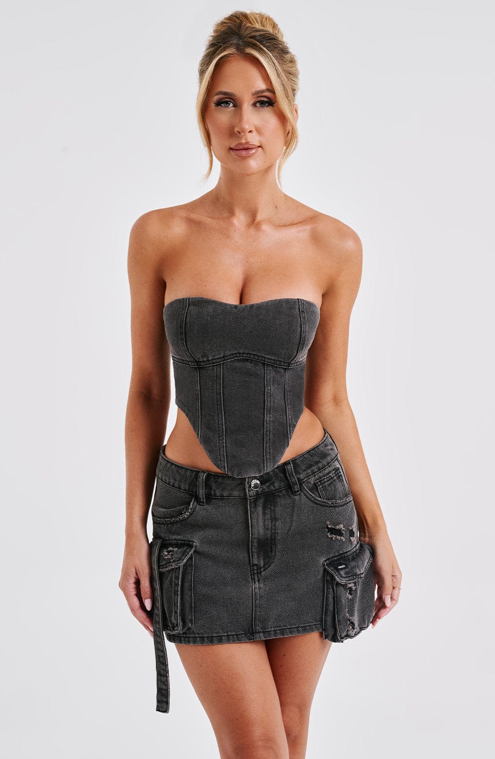 Yasira Corset in Black