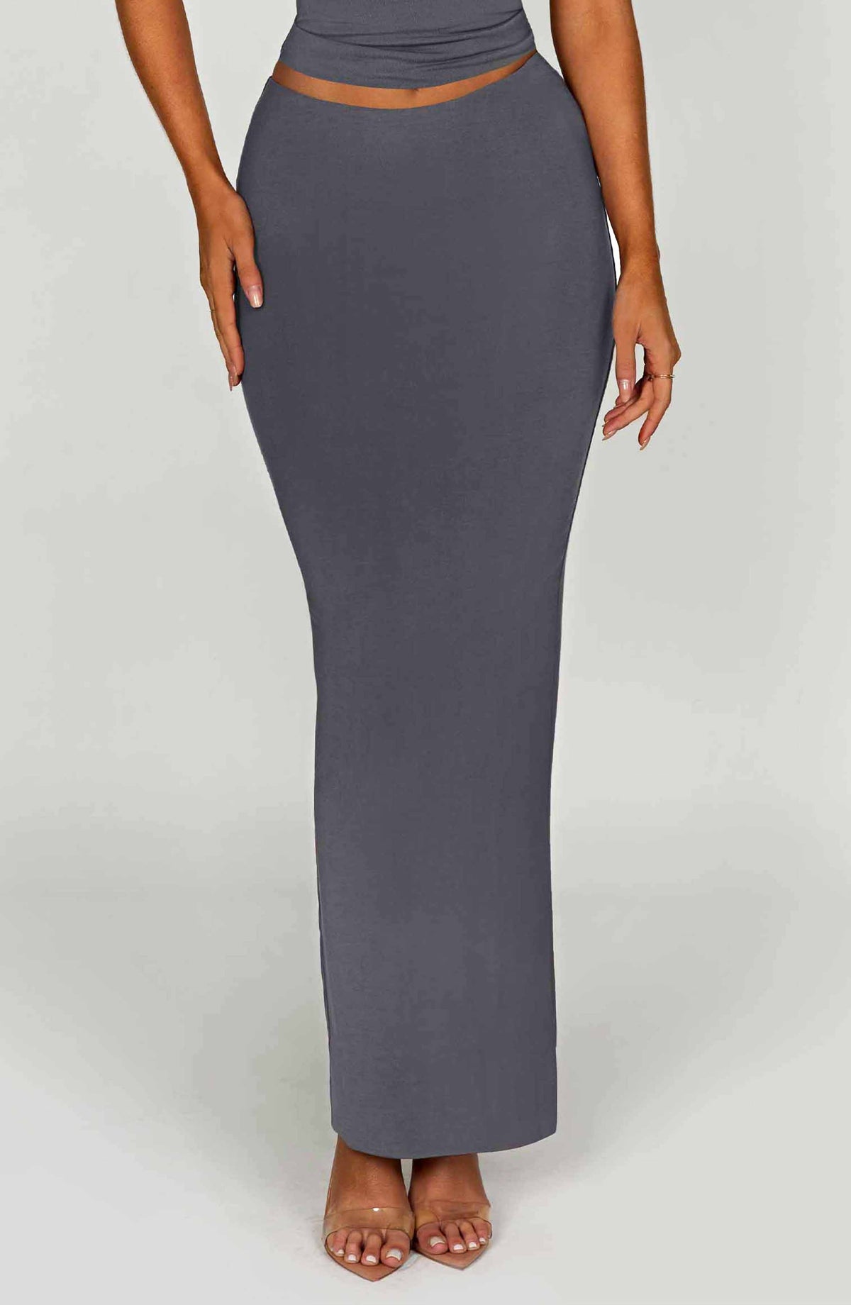 Yazlin Maxi Skirt in Charcoal