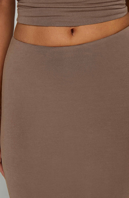 Yazlin Maxi Skirt in Mocha