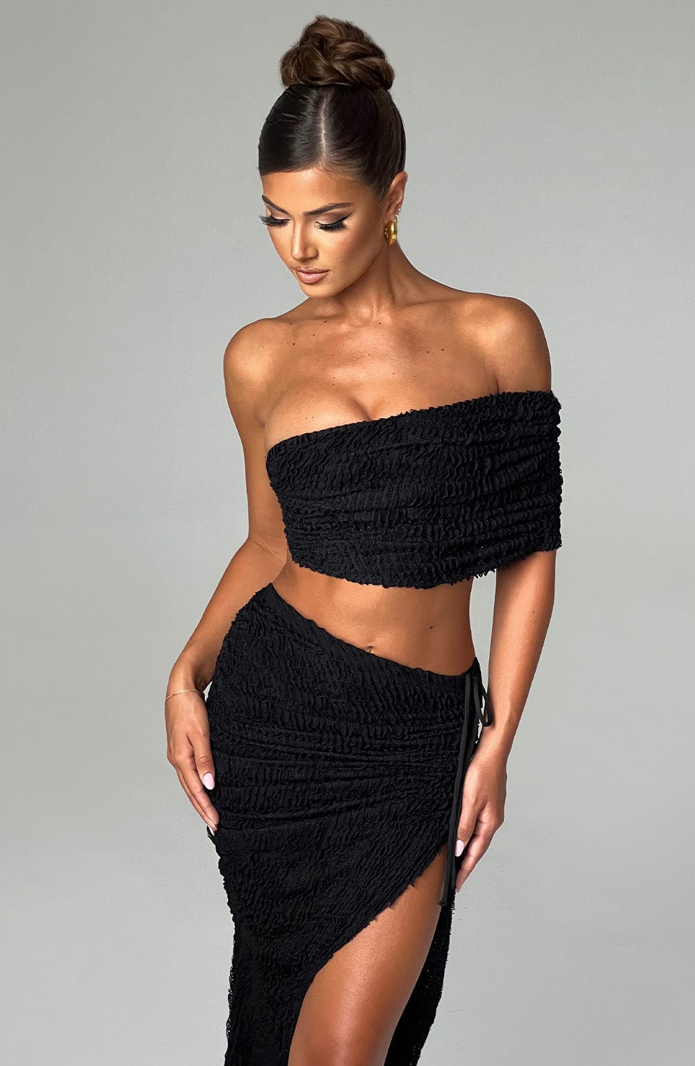 Zinnia Midi Skirt in Black