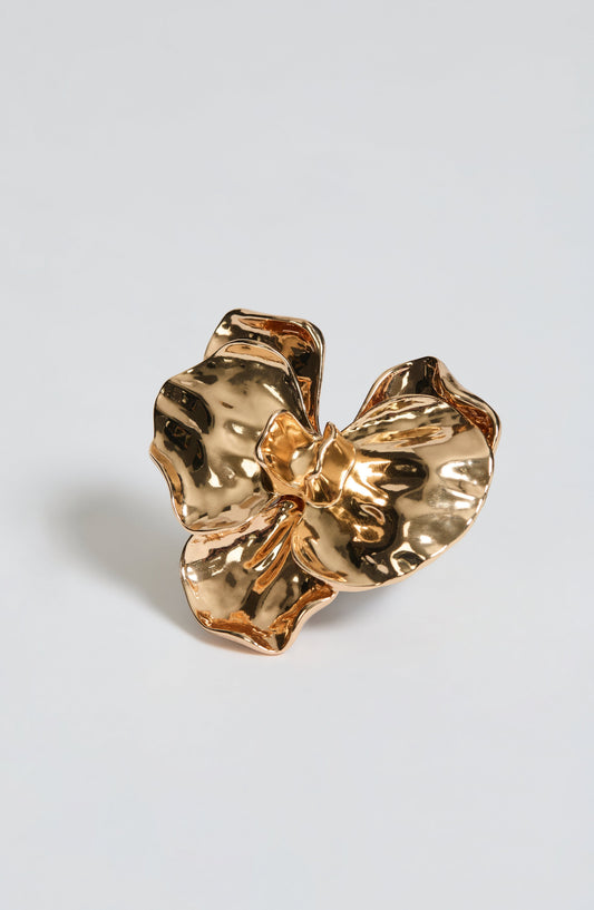 Ava Brooch in Gold