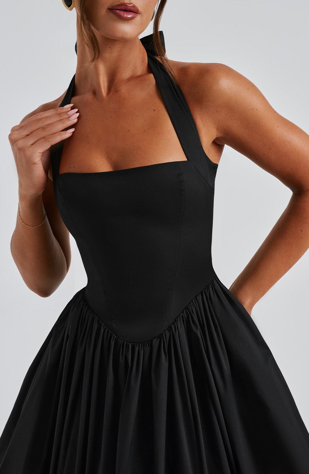 Cressia Midi Dress in Black