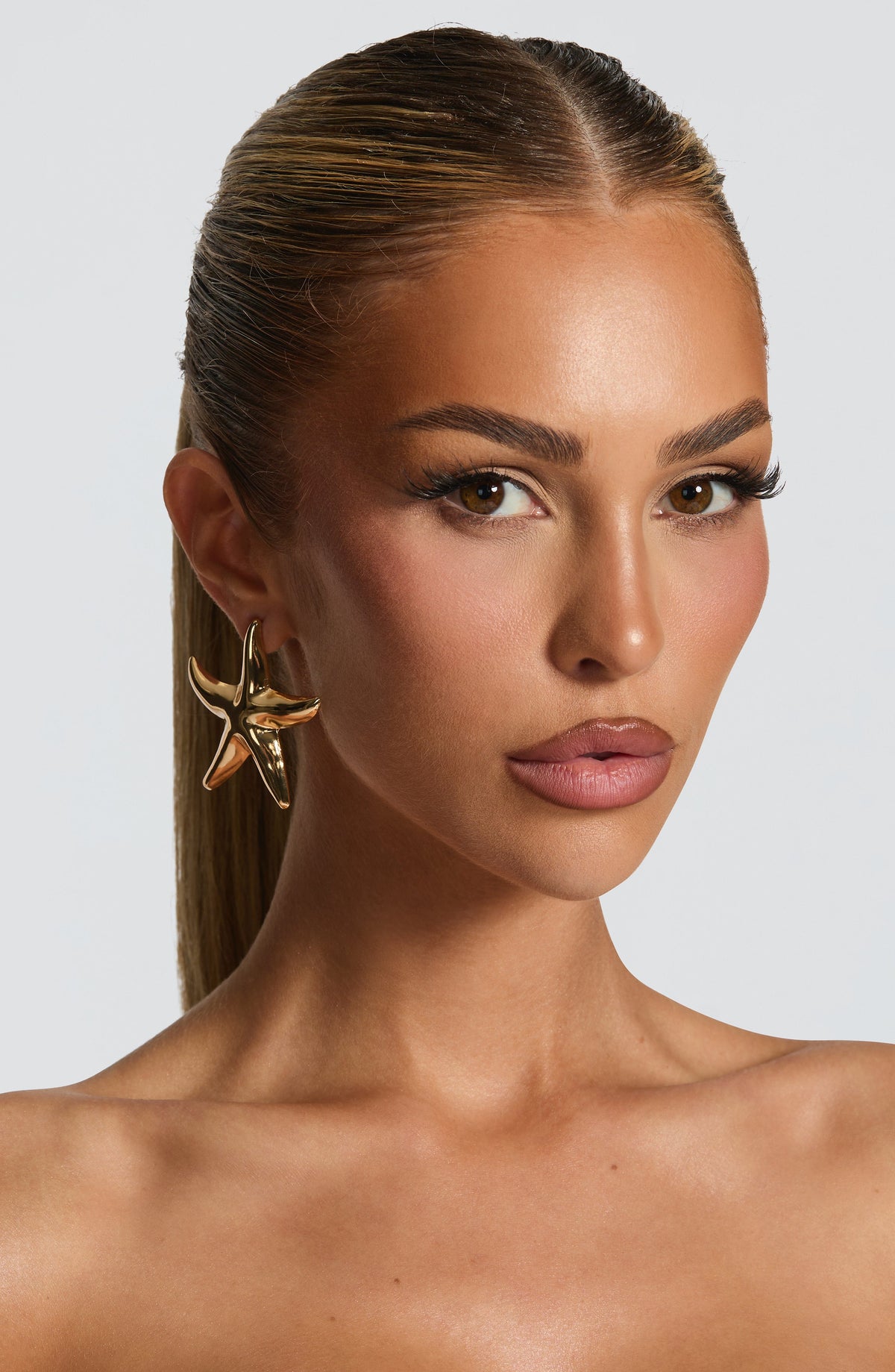 Dakonna Earrings in Gold