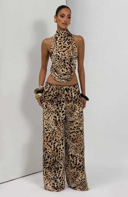 Hazelle Top in Leopard Print